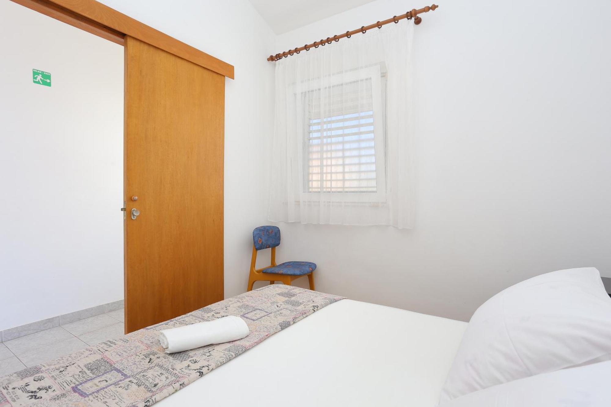 Apartments By The Sea Rastici, Ciovo - 11723 트로기르 객실 사진
